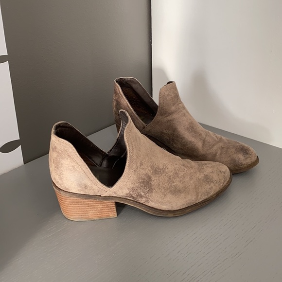 Fergalicious Booties - Picture 2 of 2